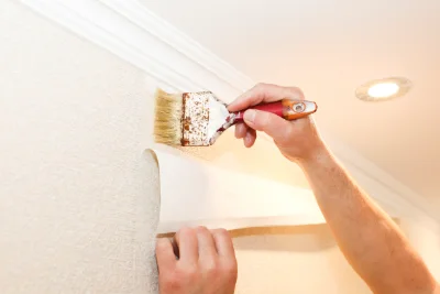 Pose de papier peint à Vannaire — revêtements muraux et toiles de verre